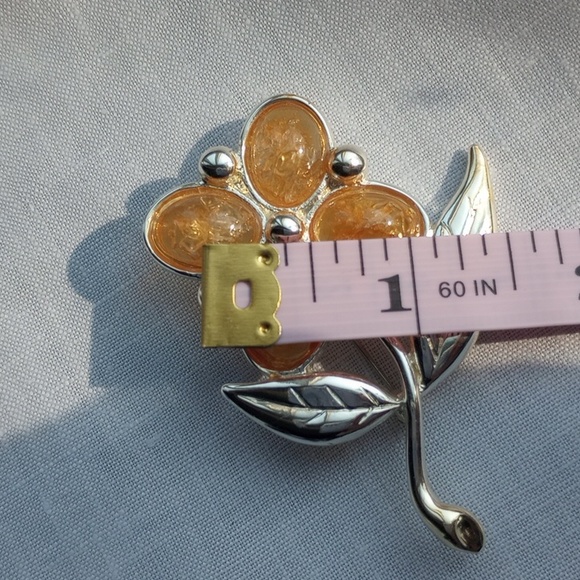 SFJ Floral Brooch With faux Amber cabs And Silver Color 1970 - Picture 8 of 9